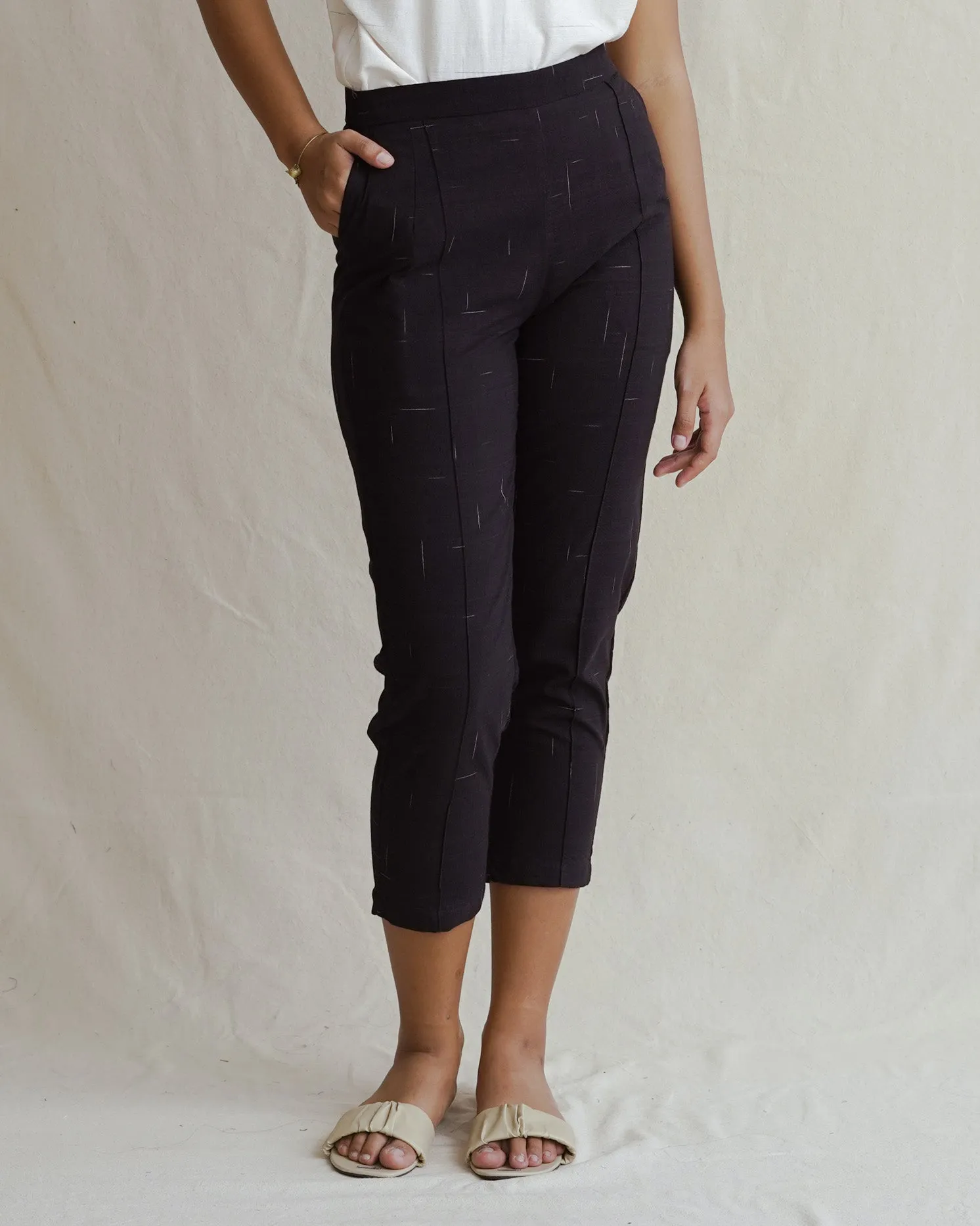 PAGISENJA - Fitted Pants