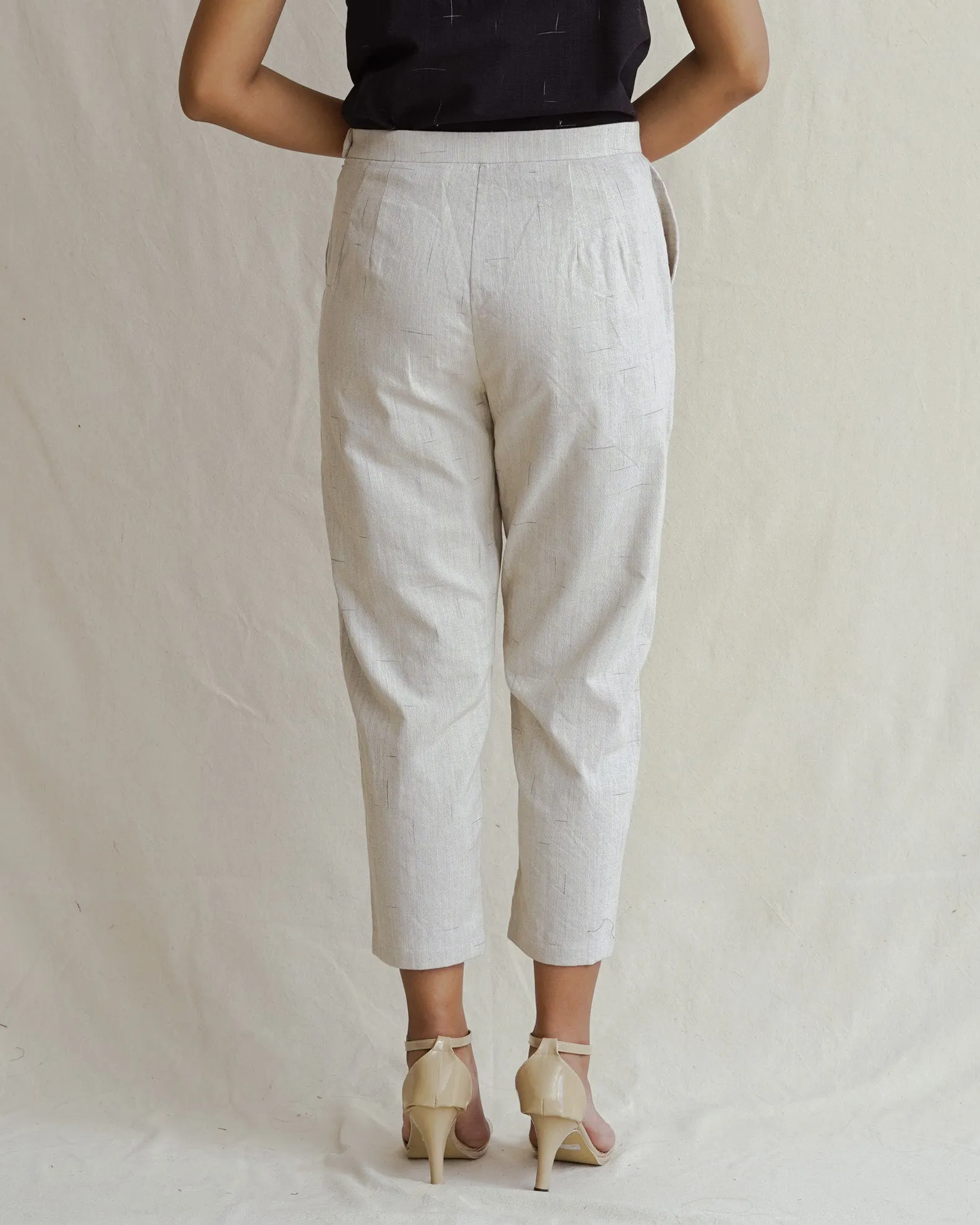 PAGISENJA - Fitted Pants